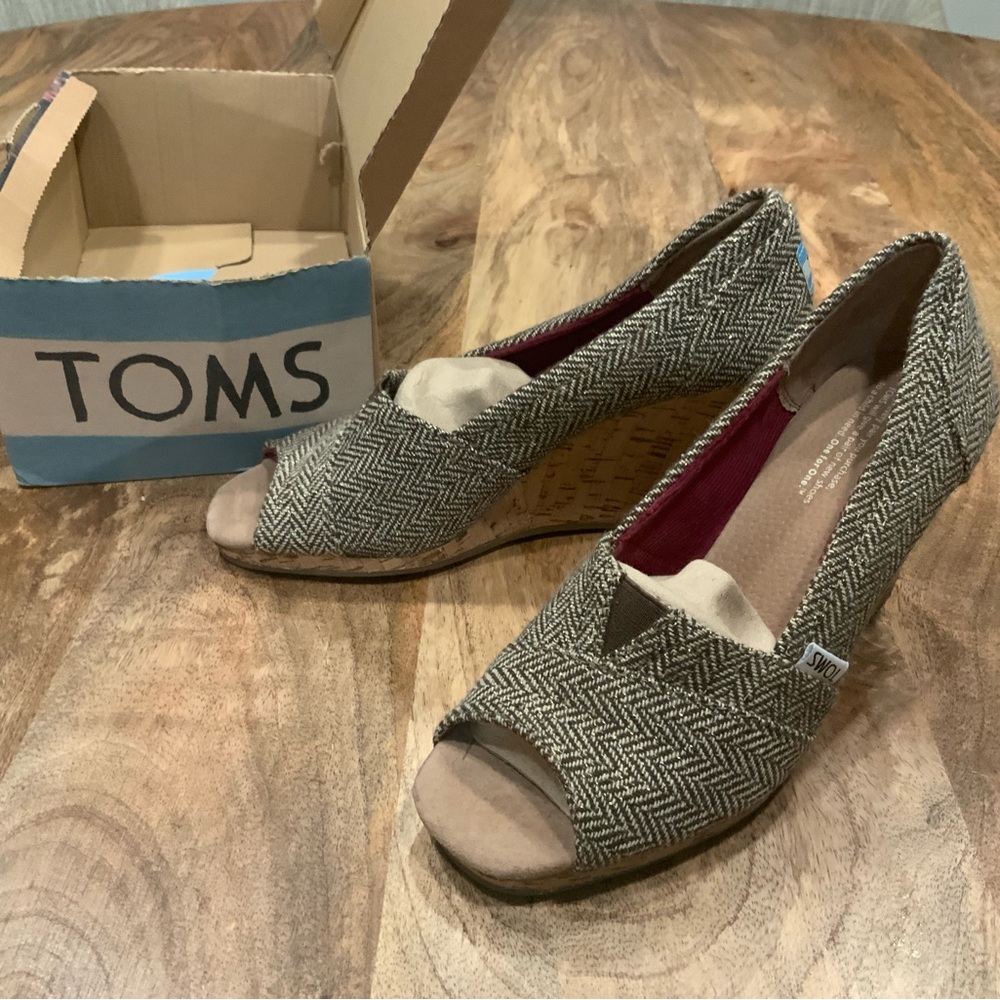 Toms Wedge Brown Metallic Herringbone - Size 8